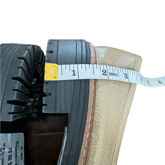 Me Too Women’s Lug Sole Tan Loafers Size 7.5 - Picture 10 of 11